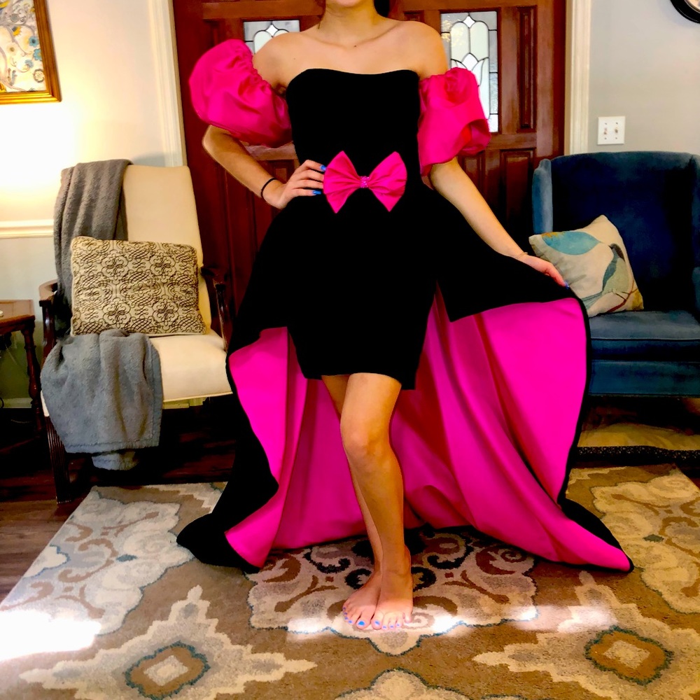 ❗️SOLD❗️Sz 4 Custom Velvet Sherri Hill High Low